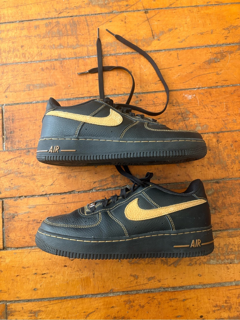 Nike Air Force 1 Low '07 LV8
Black Desert Ochre 6.5Y 8 Women’s